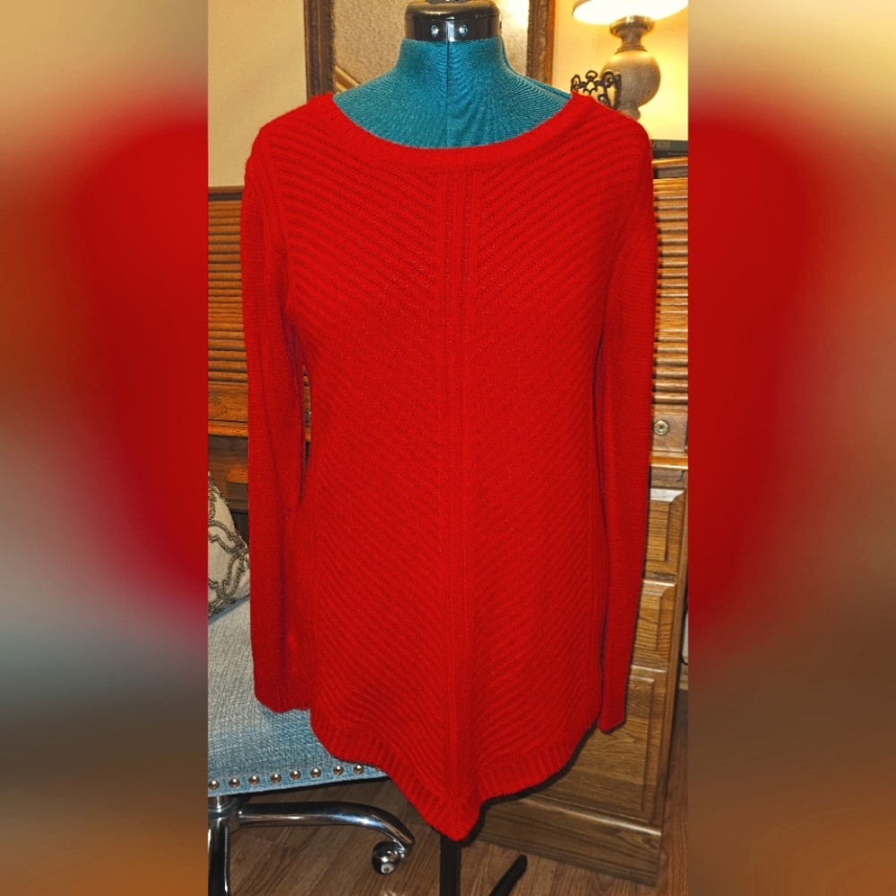Super cute ribbed, detailed sweater